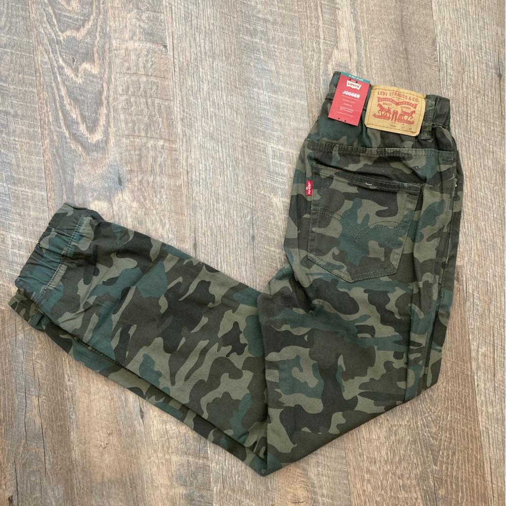 Levi’s | Cotton Camo Joggers